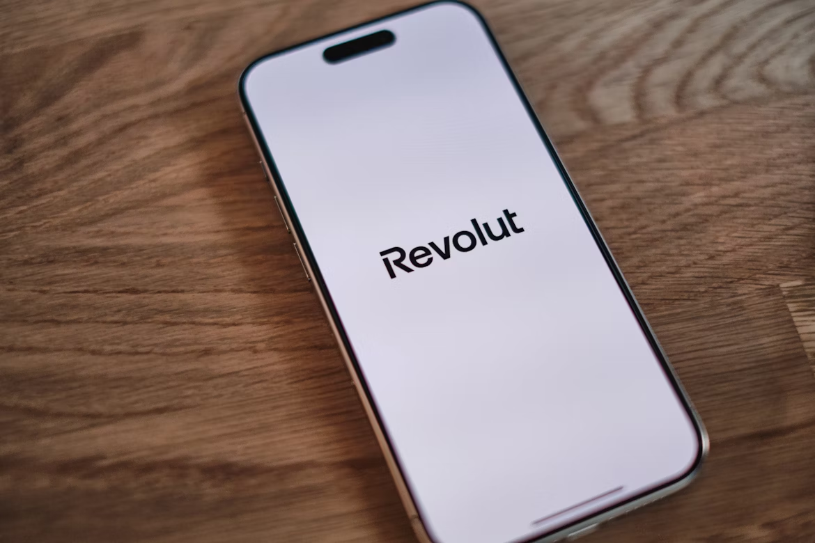Avis sur Revolut : ce que j’ai appris en parcourant le web