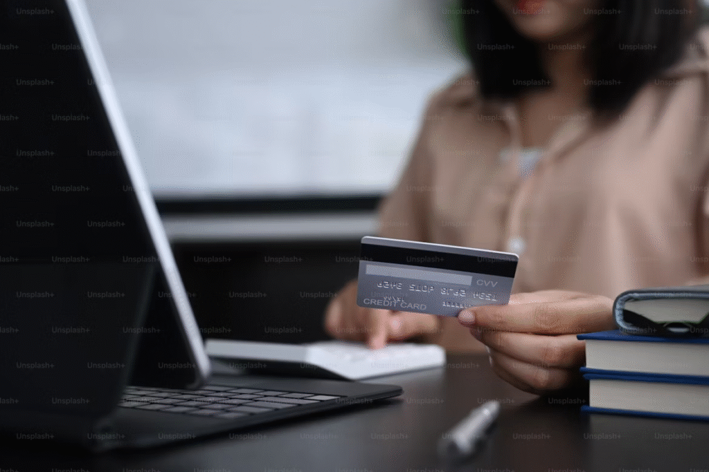 Ouvrir un Compte Bancaire en Ligne Sans Justificatif : Le Guide Complet 2025