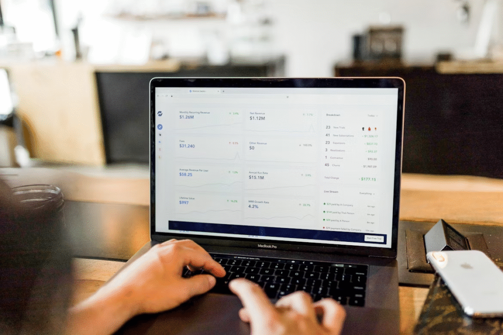 Ouvrir un Compte Bancaire en Ligne Sans Justificatif : Le Guide Complet 2025