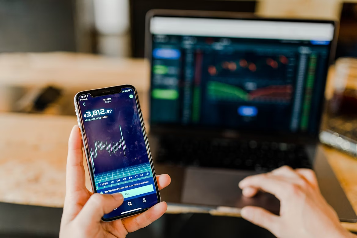 Les Écosystèmes Fintech dans le Monde : Paris, Londres, Malte et Singapour
